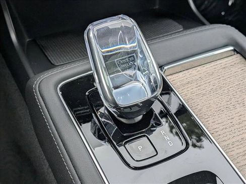 Certified 2025 Volvo XC90 B5 Plus w/ Protection Package Premier image 11