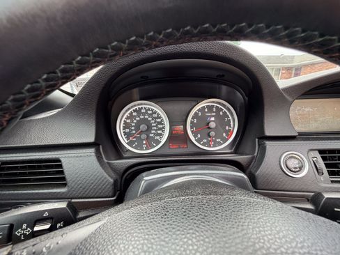 Used 2011 BMW M3 Convertible RWD image 35