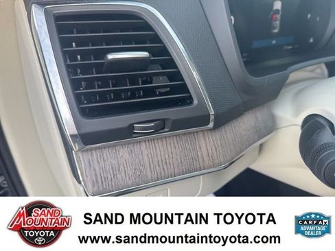 Used 2024 Volvo XC90 B6 Core w/ Protection Package Premier image 14