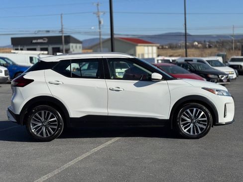 Used 2023 Nissan Kicks SV FWD image 37