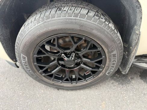 Used 2011 Chevrolet Tahoe LTZ image 19