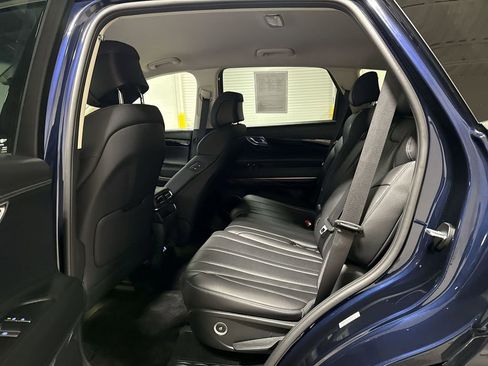 Used 2025 Genesis GV80 2.5T Standard image 6