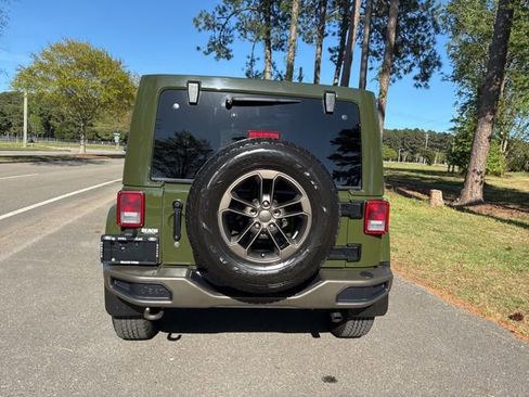 Used 2016 Jeep Wrangler Unlimited Sahara image 4