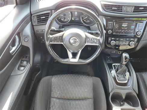 Used 2019 Nissan Rogue SV w/ Premium Package image 17