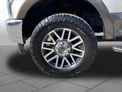 Used 2017 Ford F250 Lariat w/ Lariat Ultimate Package AWD/4WD image 10