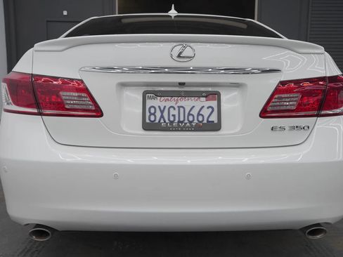 Used 2011 Lexus ES 350 w/ Preferred Accessory Package image 5
