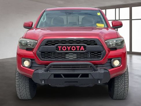 Used 2020 Toyota Tacoma SR AWD/4WD image 2