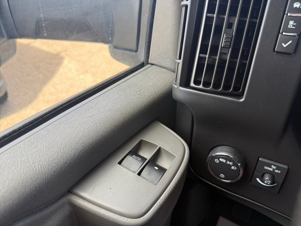 Used 2021 Chevrolet Express 3500 w/ Power Convenience Package RWD image 19