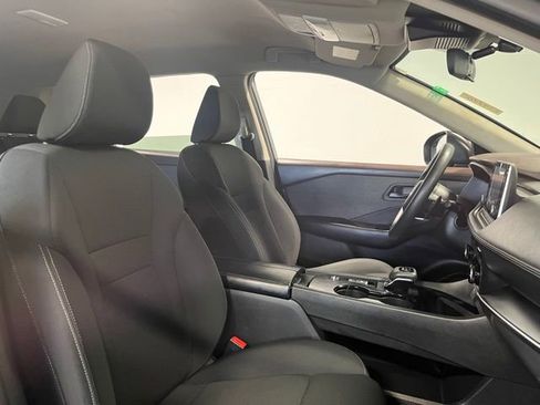 Used 2023 Nissan Rogue S image 10