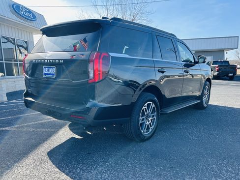 New 2026 Ford Expedition Active RWD image 8