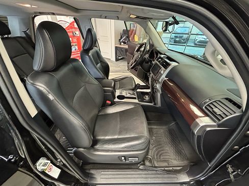 Used 2017 Toyota 4Runner Limited AWD/4WD image 43