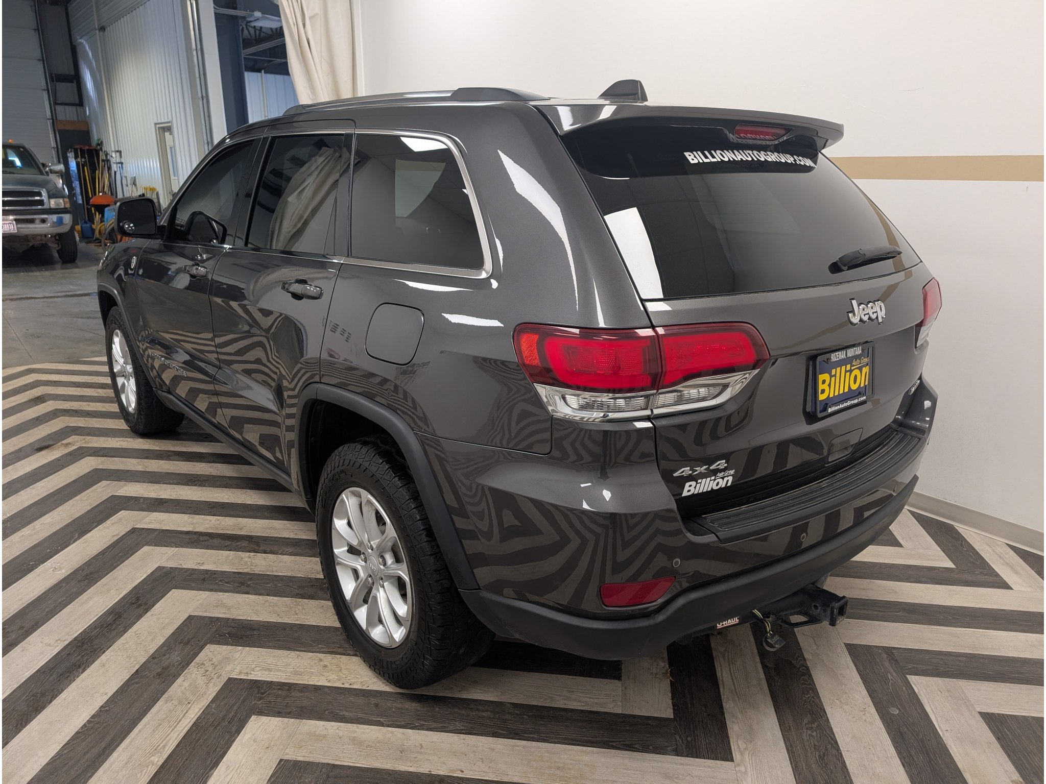 Used 2021 Jeep Grand Cherokee Laredo AWD/4WD image 24
