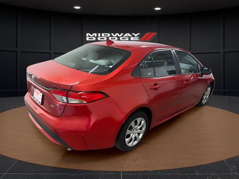 Used 2021 Toyota Corolla LE FWD image 4