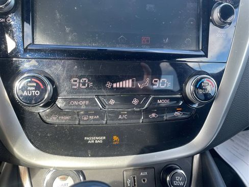 Used 2018 Nissan Murano SL w/ Moonroof Package image 38