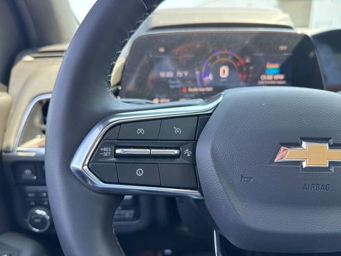 Used 2025 Chevrolet Tahoe Premier AWD/4WD image 21