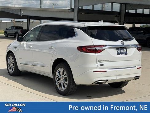 Used 2021 Buick Enclave Avenir w/ Avenir Technology Package AWD/4WD image 8
