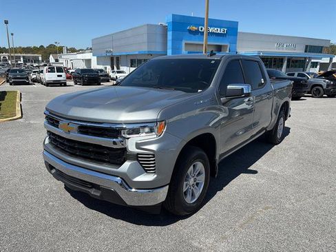 Used 2025 Chevrolet Silverado 1500 LT image 3