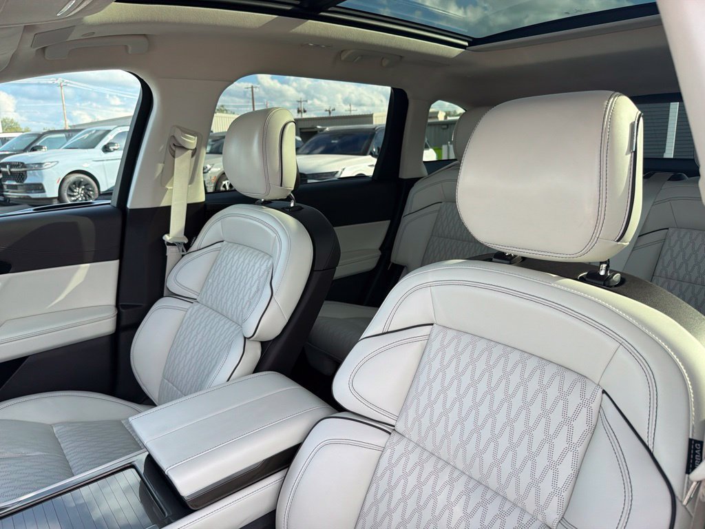 Used 2024 Lincoln Nautilus Black Label w/ Jet Appearance Package (87T) AWD/4WD image 26