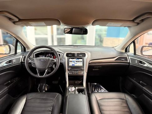 Used 2018 Ford Fusion SE w/ Equipment Group 602A FWD image 22