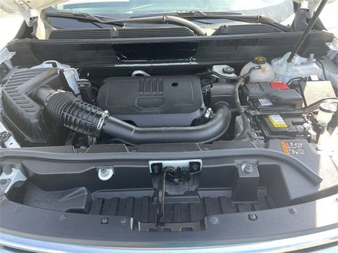 Used 2023 GMC Acadia SLT image 30