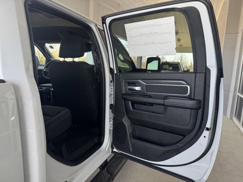 New 2026 RAM 2500 Big Horn AWD/4WD image 27