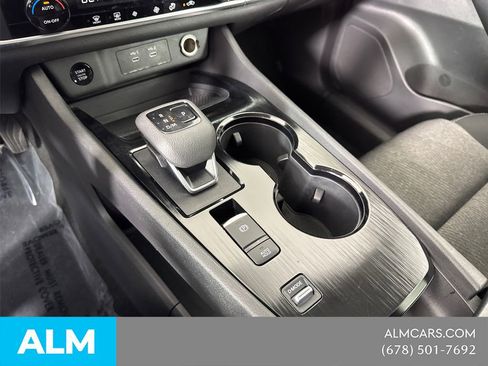 Used 2025 Nissan Rogue SV image 34