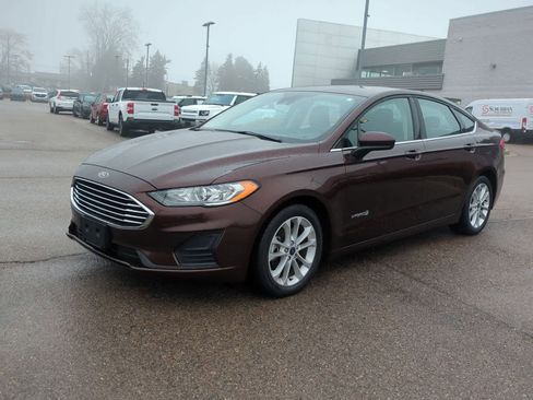 Used 2019 Ford Fusion SE image 4