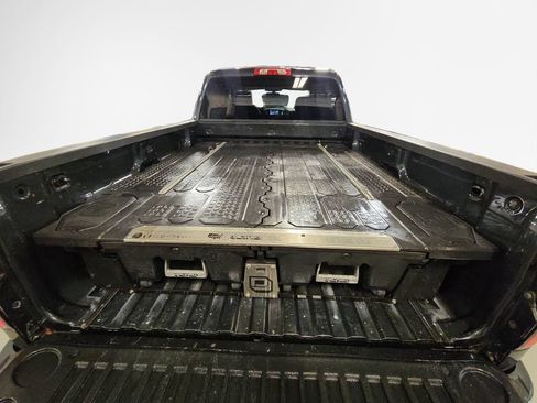 Used 2018 GMC Sierra 1500 SLE w/ Suspension Package, Off-Road AWD/4WD image 25