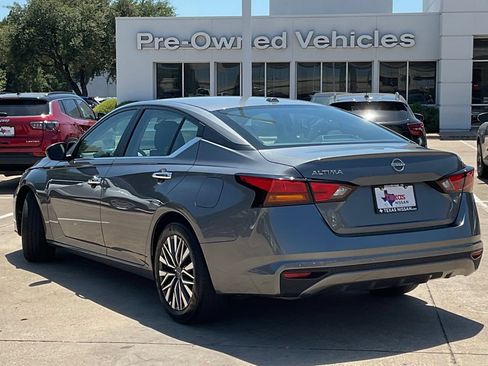 Used 2025 Nissan Altima 2.5 SV FWD image 6