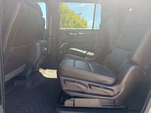 Used 2023 GMC Yukon XL Denali AWD/4WD image 22