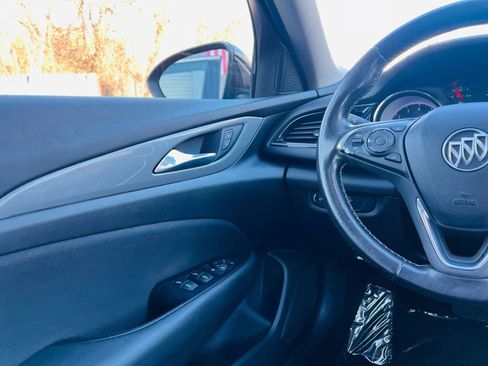 Used 2018 Buick Regal Preferred image 23