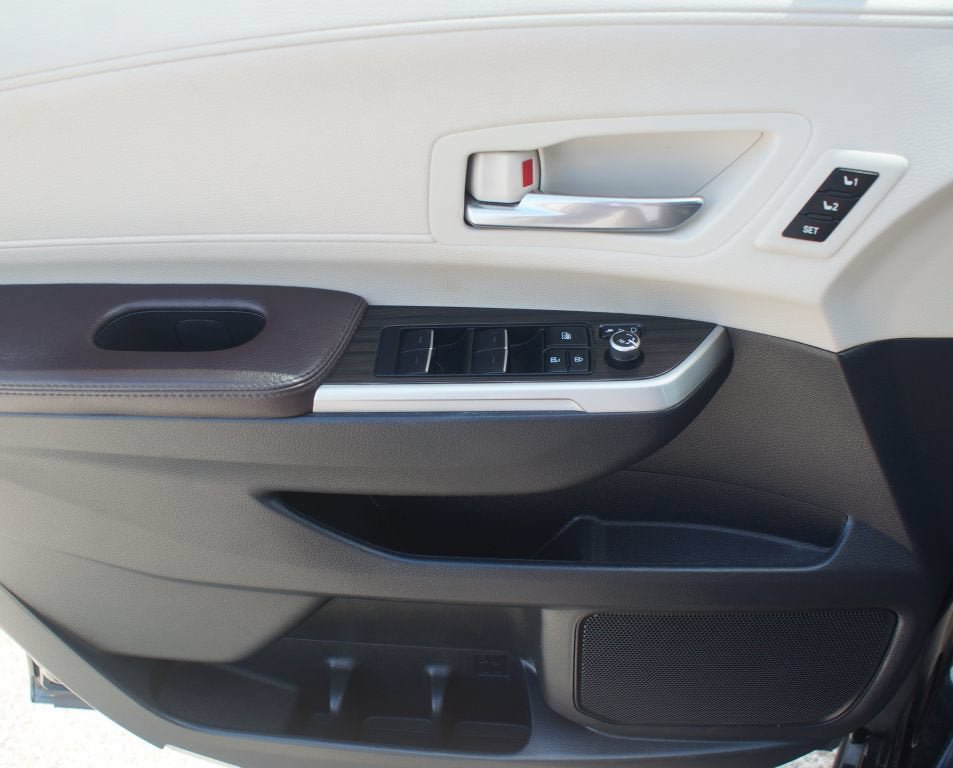 Used 2022 Toyota Sienna Platinum FWD image 31