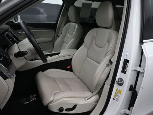 Used 2022 Volvo XC90 T6 Inscription w/ Climate Package image 17