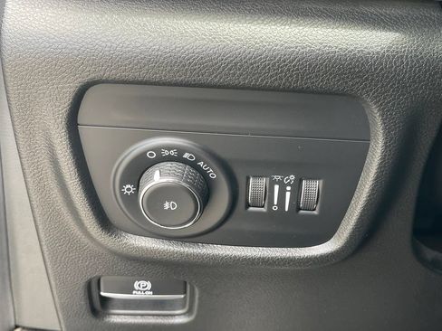 Used 2022 Jeep Grand Cherokee L Limited AWD/4WD image 52