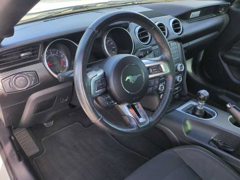 Used 2019 Ford Mustang Coupe RWD image 10
