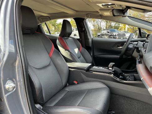 Used 2023 Toyota Prius Prime Premium image 25