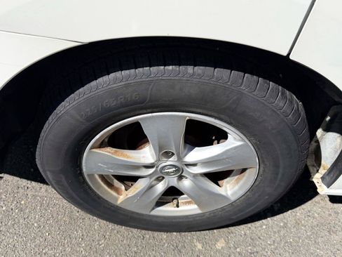 Used 2012 Nissan Quest SV FWD image 7