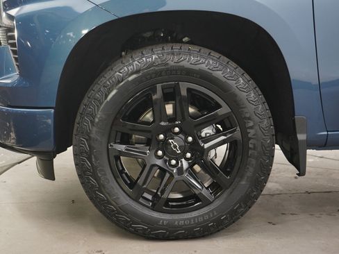 Used 2024 Chevrolet Silverado 1500 RST AWD/4WD image 29