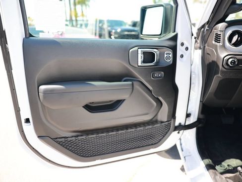 New 2026 Jeep Gladiator Sport AWD/4WD image 13