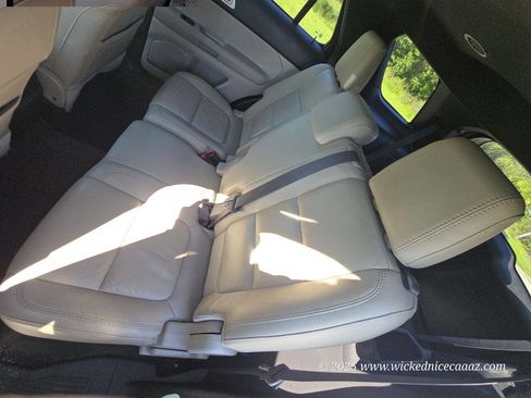 Used 2015 Ford Explorer XLT w/ Equipment Group 202A image 17