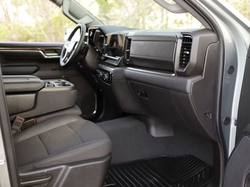 Used 2025 Chevrolet Silverado 1500 LT image 29