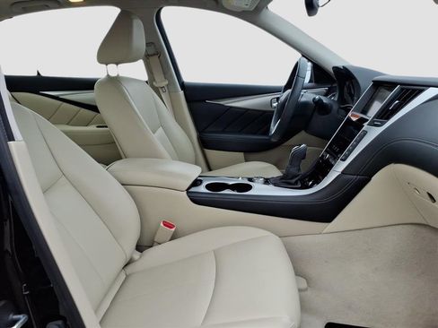 Used 2020 INFINITI Q50 Luxe w/ Essential Package (3.0T Luxe) image 11