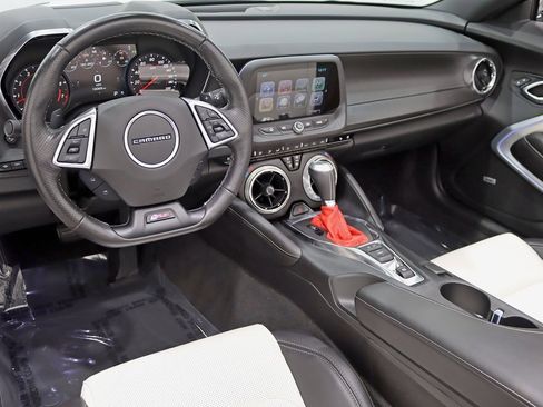 Used 2018 Chevrolet Camaro SS w/ LPO, Ground Effects Package image 17