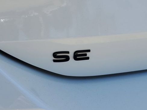 Certified 2025 Volkswagen Tiguan SE R-Line AWD/4WD image 7