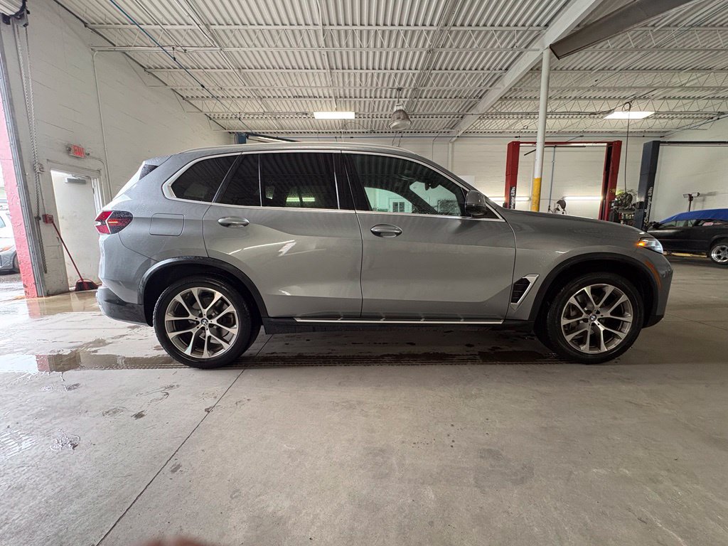 Used 2026 BMW X5 xDrive40i AWD/4WD image 2
