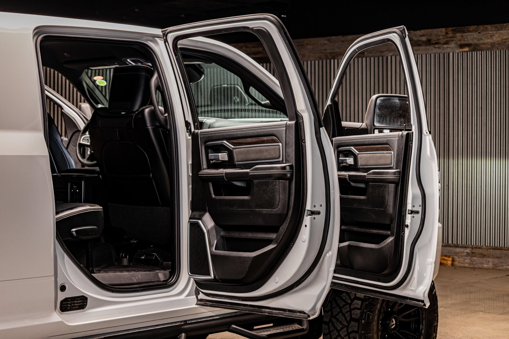 Used 2025 RAM 2500 Laramie w/ Night Edition AWD/4WD image 39