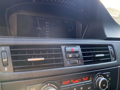 Used 2011 BMW M3 Convertible image 39