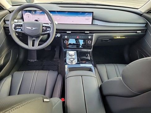 Used 2025 Genesis G80 2.5T image 11