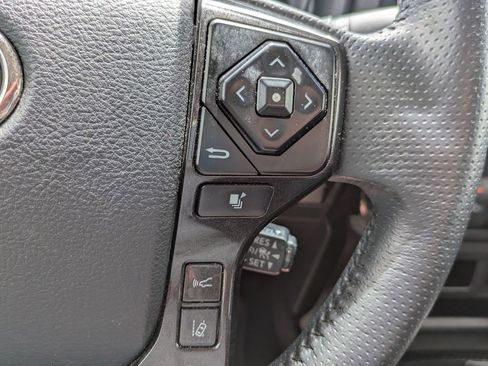 Used 2022 Toyota 4Runner TRD Off-Road AWD/4WD image 16