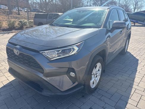 Used 2020 Toyota RAV4 XLE w/ Convenience Package image 1